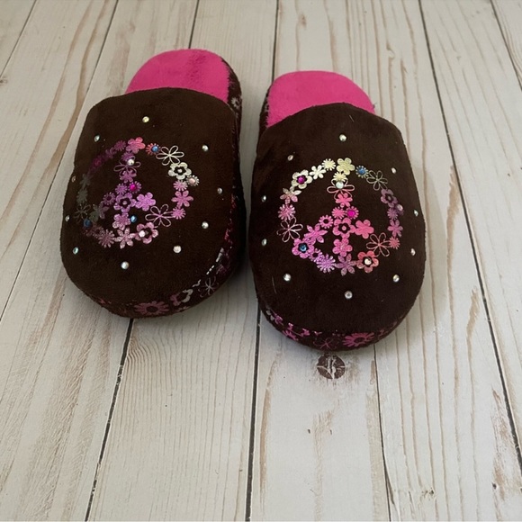 Peace sign slippers - Picture 2 of 3